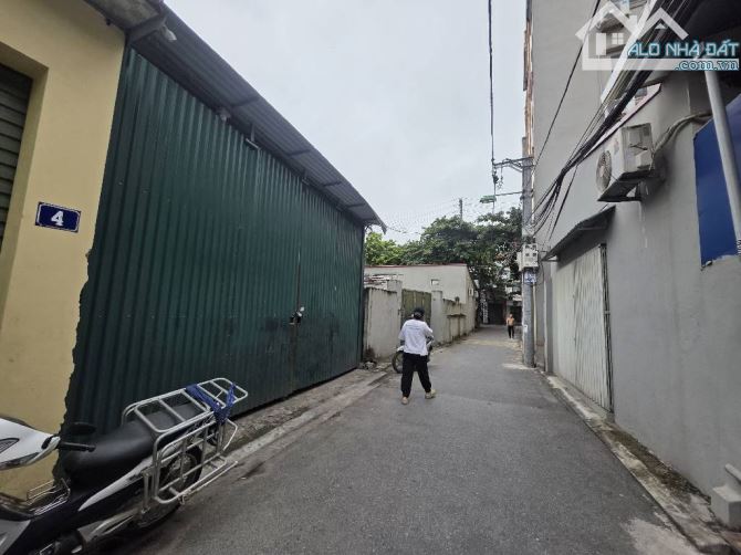 Bán 100m2 đất Phú Thị - Gia Lâm, tặng nhà xưởng đang cho thuê sẵn dòng tiền - 1
