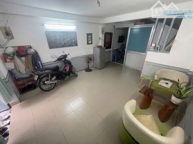 GẤP BÁN NHÀ CÁCH MẶT TIỀN LÊ VĂN LƯƠNG NGAY TRUNG TÂM QUẬN 7 NHỈNH 4 TỶ - 1