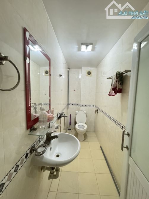 VŨ ĐỨC THẬN GIÁ RẺ TRONG TẦM GIÁ -  NHỈNH 5 TỶ CÓ NGAY NHÀ TT VIỆT HƯNG 2 TẦNG DÂN XÂY - 1
