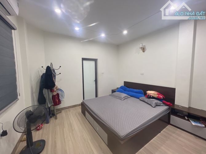CHÍNH CHỦ NHỜ BÁN GẤP CĂN NHÀ, 30M , 4TẦNG LÔ GÓC , NGÕ ÔTÔ VF3 ĐỖ CỬA - 1