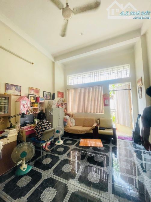 Quận 5 Nguyễn Trãi Hẻm xe hơi 5 tầng 6pn dt 40m2 giá chỉ 7.9 tỷ - 1