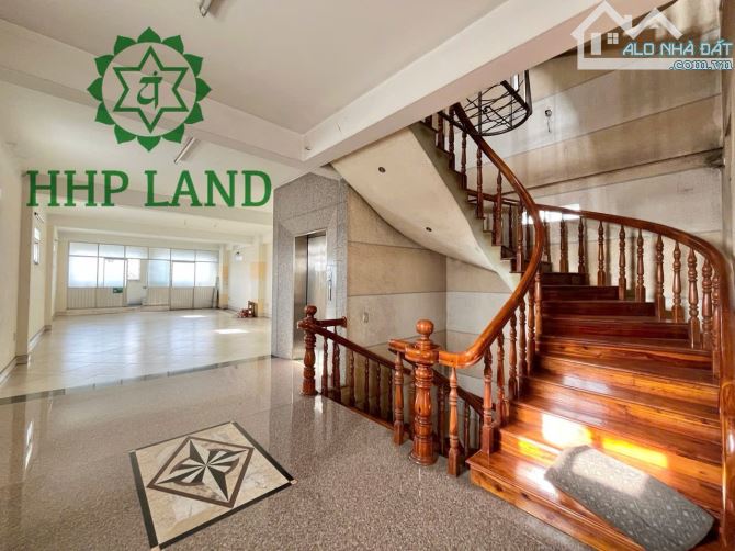 Cho thuê toà nhà 6 lầu có thang máy mặt tiền Quốc lộ 1A - 1