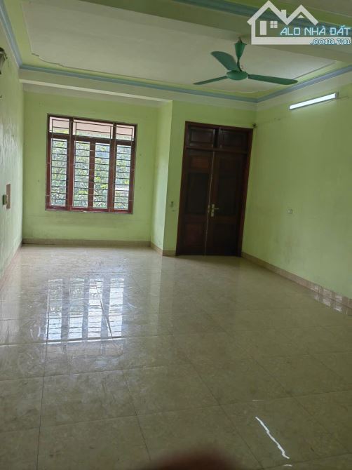 NHÀ ĐẸP TẠI PHỐ THANH BÌNH.GẦN TRƯỜNG THỂ DỤC THỂ THAO  CÁCH CỘT ĐỒNG HỒ CHƯA ĐẾN 2KM. - 1