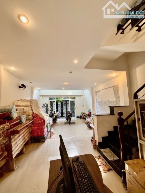 Tân Bình, ngay Bàu Cát_Lạc Long Quân, 4 Tầng đẹp, ngang 5.3m, 82m2, 9.35 Tỷ - 1