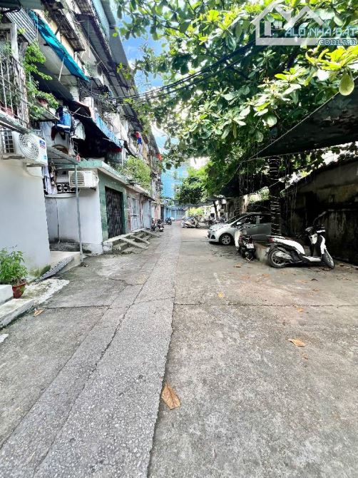 Tập thể 90m² phố Tân Mai – Tầng 2 – 3 Ngủ - 2 Vs – Lô góc thoáng sáng – Full nội thất - 1