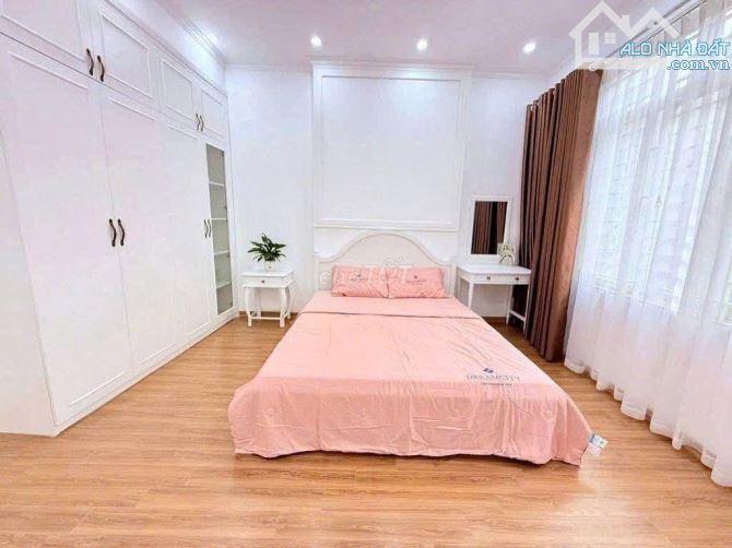 Cho thuê nhà ngõ 33 Văn Chương 2,  35m2 x 5 tầng 3 ngủ 3 wc 15,5 triệu/tháng. - 1