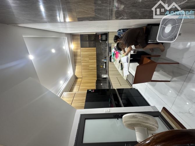 Siêu hiếm! Bán nhà Bạch Mai, ngõ cực nông, 2 thoáng trước sau, tặng full nội thất.