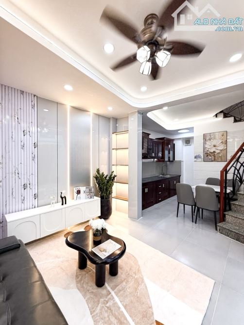 🏡💥VÀO Ở NGAY💥GẦN NGUYỄN VĂN TRỖI💥PHÚ NHUẬN💥3 TẦNG BTCT💥35M2(NGANG 4.5m)💥CHỈ 5.x TỶ - 1