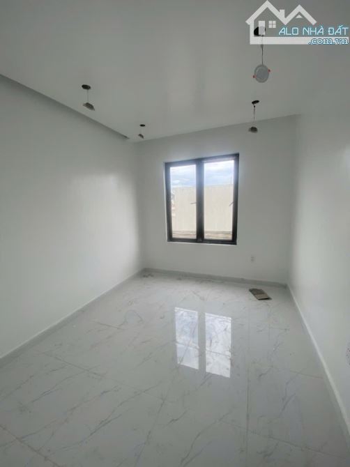 Cần bán gấp căn nhà 2,5 tầng mới xây độc lập Trần Tất Văn - 1