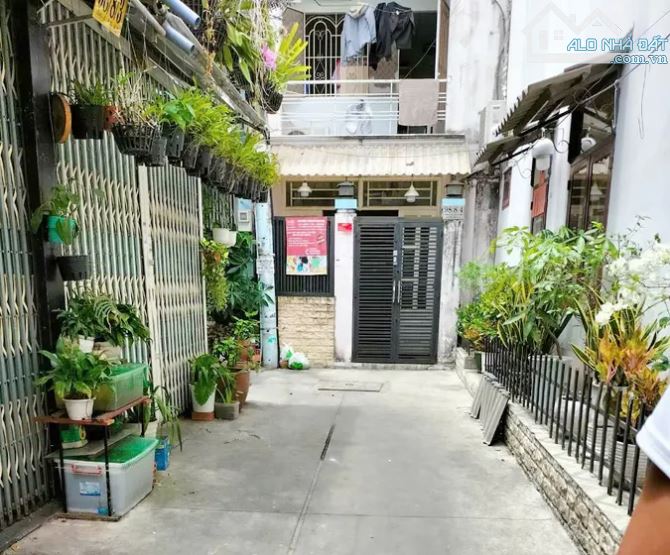 BÁN NHÀ GẦN ĐƯỜNG TRẦN THỊ TRỌNG, QUẬN TÂN BÌNH, HXH, SHR,GIÁ NHỈNH 4 TỶ - 1