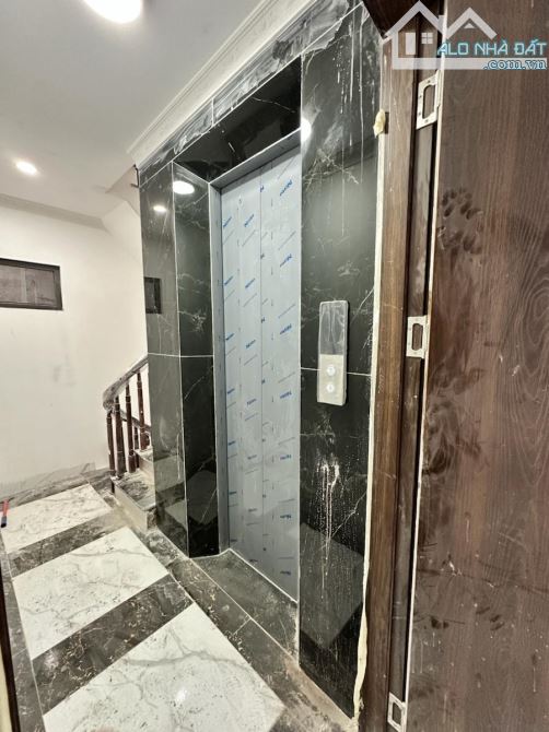 Bán nhà đẹp phố Văn Chương, 30m2, 6 tầng, lô góc, thang máy, ô tô đỗ giá 13.5tỷ - 1