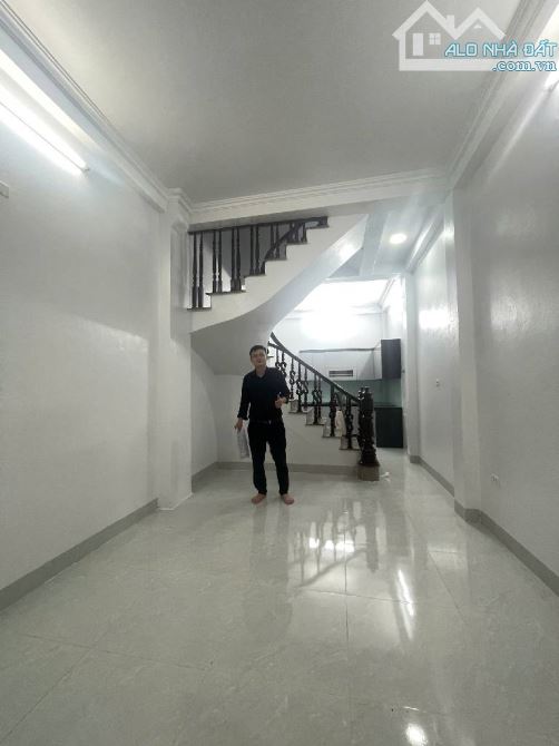 BÁN NHÀ ĐÀM QUANG TRUNG - LONG BIÊN - 37.6M2 - CÁCH Ô TÔ 8M - GẦN TRƯỜNG HỌC - 6.2 TỶ T - 1