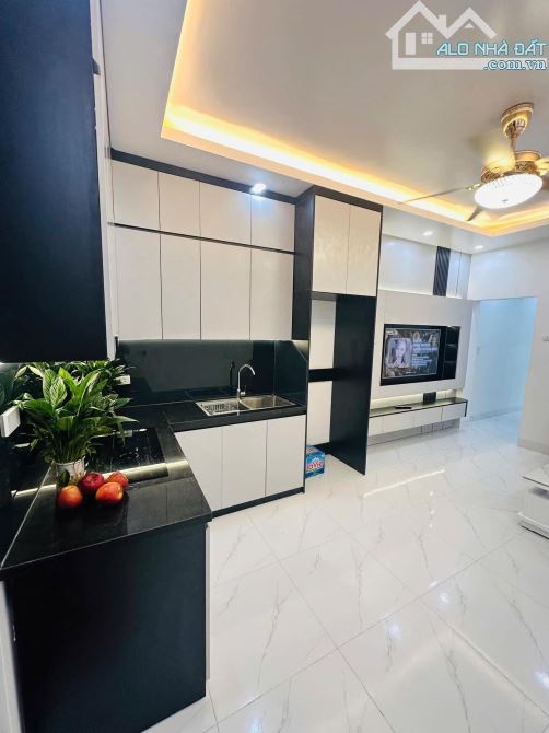 Bán nhà phố Phan Đình Giót, 80m tầng 1, khu phân lô, vf3 đỗ cửa giá 5.25tỷ - 1