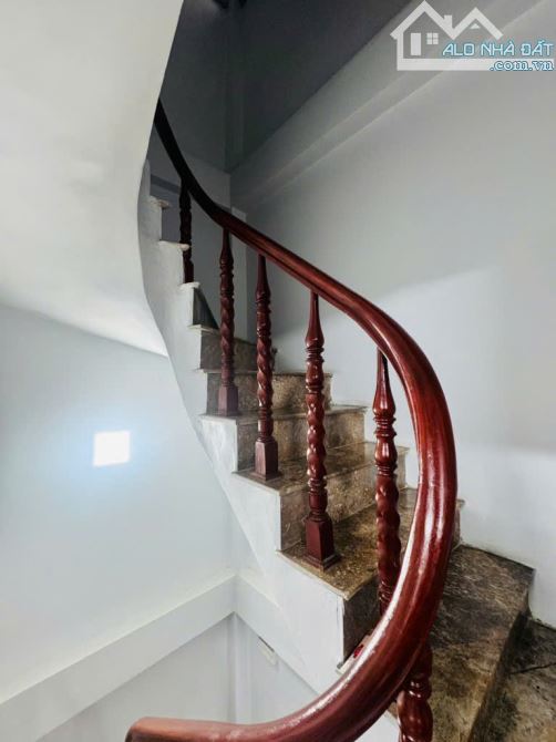 Nhà 4 tầng ngõ 64 Đông Thiên – 32m², đi lối 108/32 gần ô tô, giá 5,79 tỷ - 1