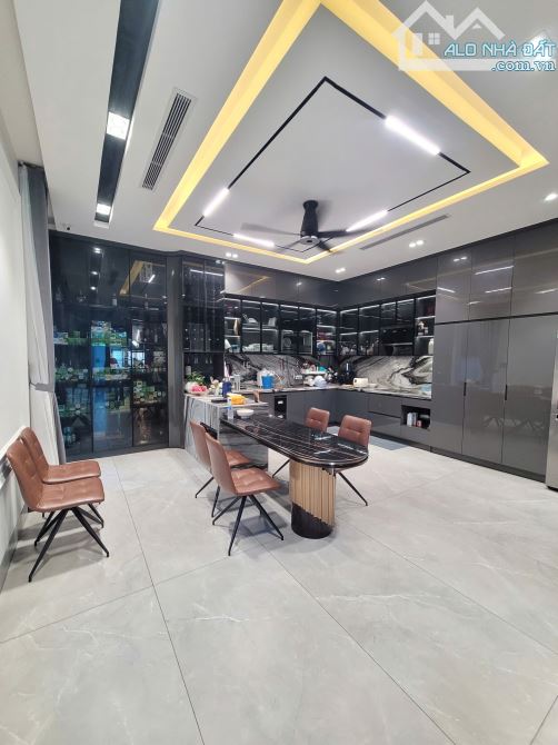 11Tỷ900__180m2 (10x18m) 🔥👉 Biệt Thự Hoàn Công KDC Việt Sing__ra Ngã 6 An Phú chỉ 500m - 12