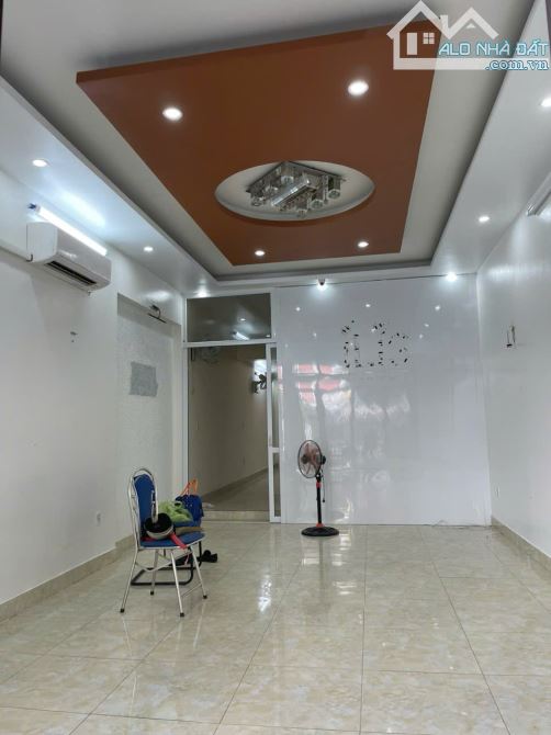 🏠 *Cho Thuê Nhà Mặt Đường Nhánh Quán Nam* - 12