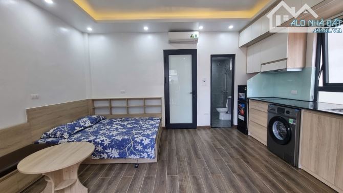 7 tầng thang máy, xây mới lô góc ngõ 77 Bùi Xương Trạch,5 căn hộ full nội thất.Giá 11.8 tỷ - 12
