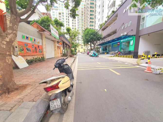 SIÊU BIỆT THỰ LÔ GÓC 3 MẶT TIỀN DỊCH VỌNG , 310m*15m*5T  CÓ HẦM, CÓ THANG MÁY - GIÁ 95 TỶ - 12
