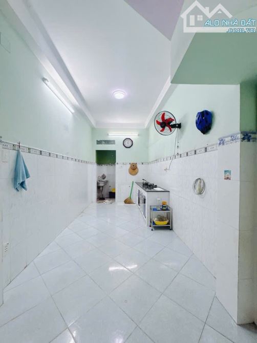 SÁT MẶT TIỀN Q4 TÔN ĐẢN  NGANG 3 DÀI 16 M  ĐÚC 4 TẤM  có 5 tỏi - 12