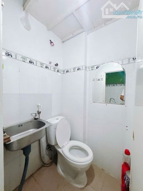 SÁT MẶT TIỀN Q4 TÔN ĐẢN  NGANG 3 DÀI 16 M  ĐÚC 4 TẤM  có 5 tỏi - 13