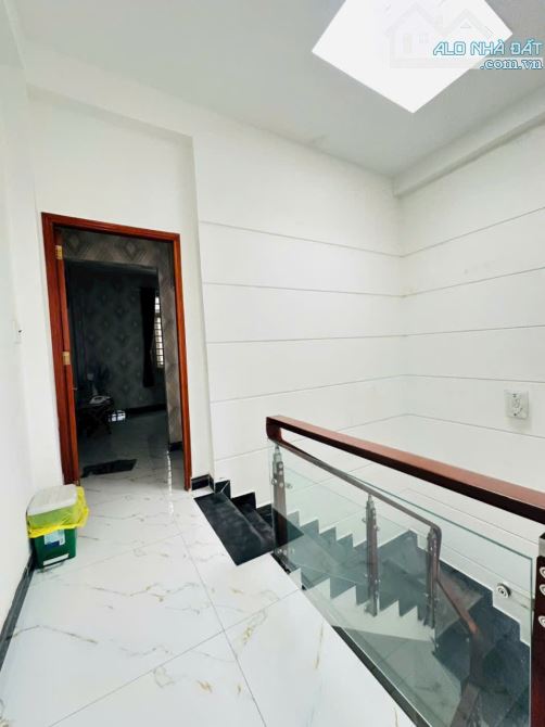 Bán nhà mặt tiền hẻm Dương Cát Lợi, Nhà Bè, Dt  4 x15m, 3 lầu. Giá 6,79 tỷ - 14