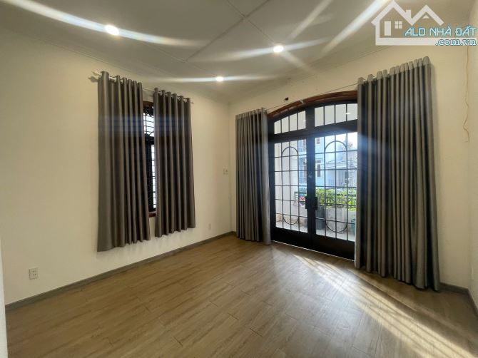 Biệt Thự Sân Vườn 240m2 giữa trung tâm Quận 10, 11x22, 3 tầng, chỉ 40 tỷ - 14