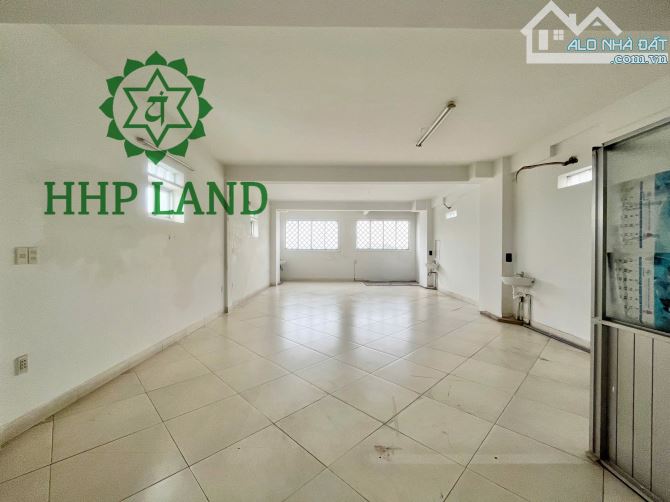Cho thuê toà nhà 6 lầu có thang máy mặt tiền Quốc lộ 1A - 14