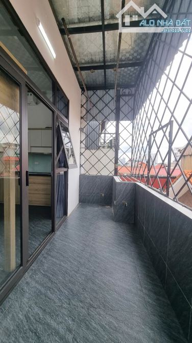 7 tầng thang máy, xây mới lô góc ngõ 77 Bùi Xương Trạch,5 căn hộ full nội thất.Giá 11.8 tỷ - 15