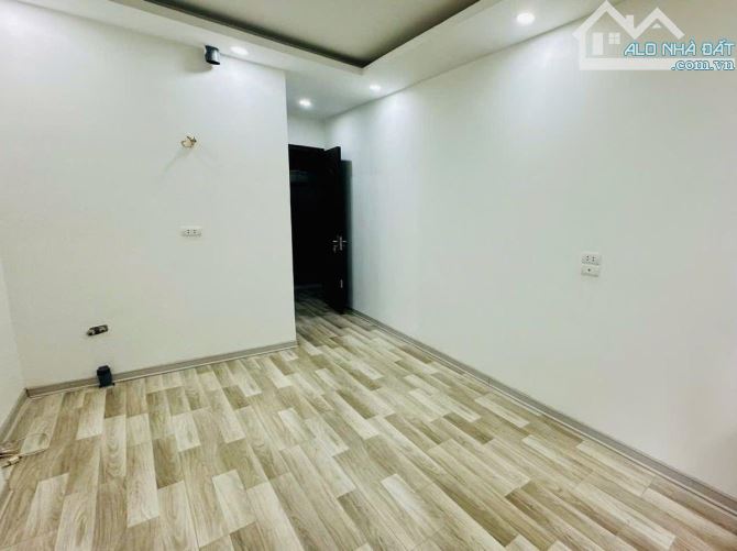 NHÀ ĐẸP Ở NGAY, 20M RA Ô TÔ, 7 TẦNG THANG MÁY-NGÕ RỘNG. - 16
