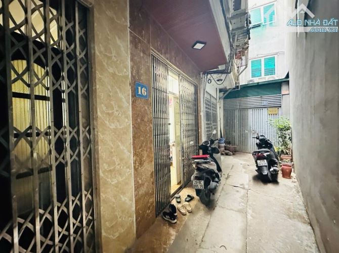 NGÕ NÔNG GẦN PHỐ - VÀI BƯỚC CHÂN RA  HỒ ĐIỀU HOÀ - NHÀ ĐẸP Ở LUÔN - TẶNG NỘI THẤT - 17