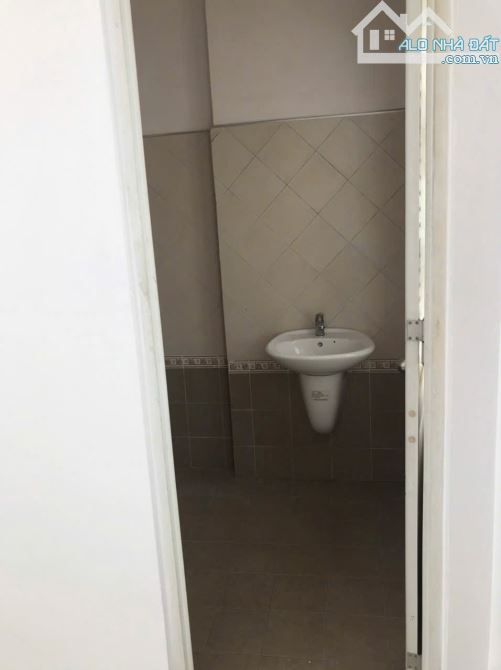 Cho thuê nhà Phan Văn Trị đối diện Emart, hẻm xe tải sau lưng căn MT. - 19