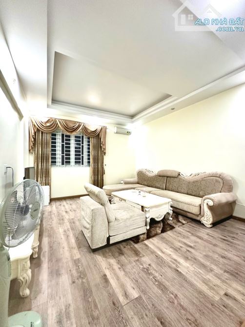 Nhà 4 tầng mặt ngõ 231 Văn Cao full nội thất cho thuê - 2