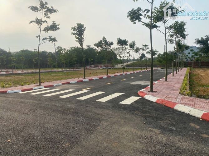 Cạnh Khu công Nghệ Cao Hoà Lạc Dân Cư Hiện Hữu Rất Nhiều Công Nhân DT:110m2 Hai Thoáng - 2