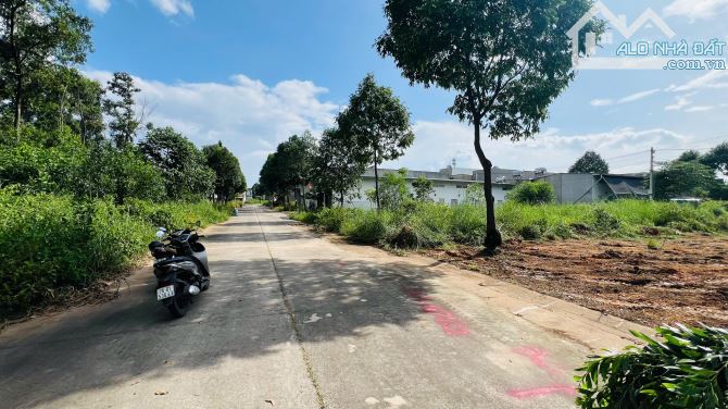 Tôi cần bán lô đất 150m2 đường DJ3A Mỹ Phước 3,sát trường THCS Thới Hòa,trường mầm non - 2