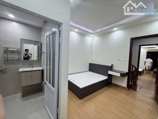KIM MÃ - CỰC HIẾM 1 NHÀ RA PHỐ - DÂN XÂY 40M 9 TỶ - MẶT TIỀN 6M - 2 THOÁNG SÁNG - NỘI THẤT - 2