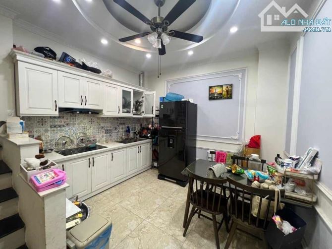 BÁN NHÀ BÁT KHỐI, ÔTÔ ĐỖ CỬA: 40m2 - 5 tầng - giá 7.2 tỷ - 2