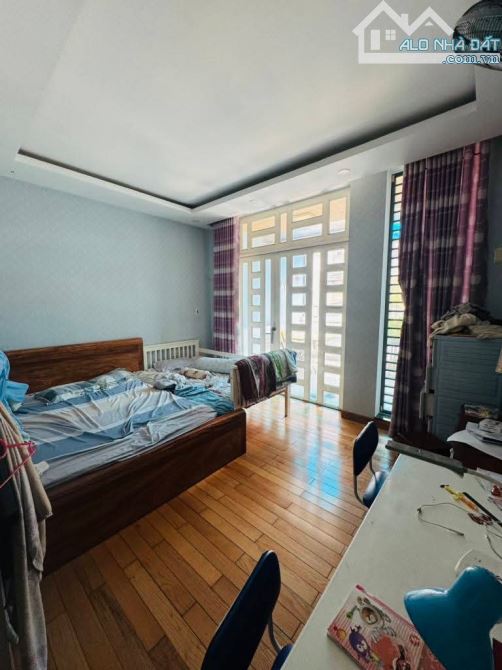 GẤP BÁN NHÀ  MẶT TIỀN KINH DOANH NGAY KHU TÊN LỬA-NGANG 4,5M,3 TẦNG 68M2(4.5×15),Chỉ 7.8 t - 2