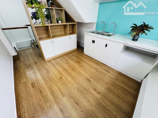 NHÀ 4 TẦNG, 3 PN, 3 WC - HẺM TRƯỚC NHÀ 5M - TẶNG FULL NỘI THẤT - THÍCH QUẢNG ĐỨC - 2