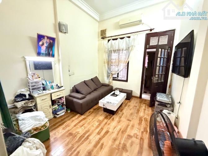 Bán nhà nhỏ đẹp ngõ phố Đội Cấn - 2