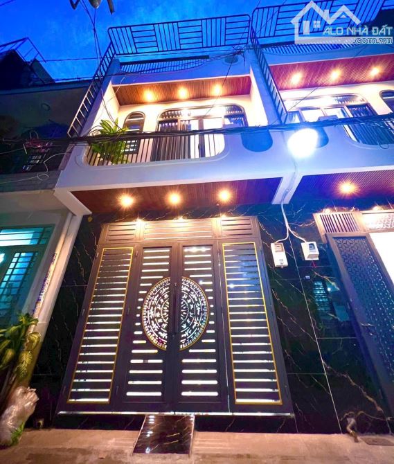 GÒ VẤP - PHẠM VĂN CHIÊU - NHÀ MỚI 2 TẦNG, HẺM XE HƠI ĐẬU CỬA - CÁCH MẶT TIỀN 10M, TẶNG FUL - 2