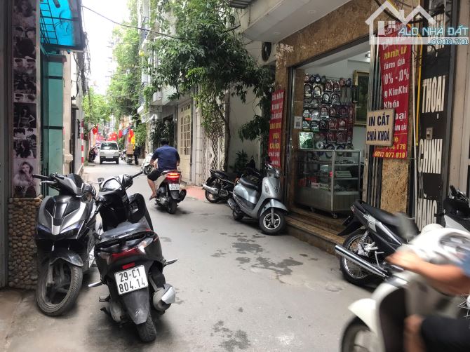 Bán nhà ngõ 67 Thái Thịnh ô tô đỗ cửa 30m ra mặt phố 5 tầng 52m2 cho thuê, kinh doanh đỉnh - 2