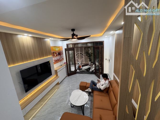 Cần bán nhà phố Thạch Cầu, Long Biên 52m, 4 tầng, mặt tiền 5.2m, giá 7.5 tỷ. - 2