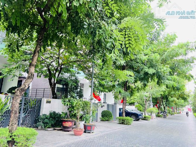BIỆT THỰ NGUYỄN TUÂN - 200M² - 5 TẦNG + HẦM - LỰA CHỌN LÝ TƯỞNG CHO GIA ĐÌNH AN CƯ LÂU DÀI - 2