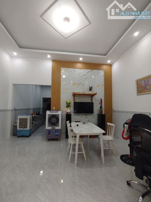 Nhà 950 triệu đi bộ ra chợ Thạnh Phú , gần Ủy ban Phường Tân Triều - 2