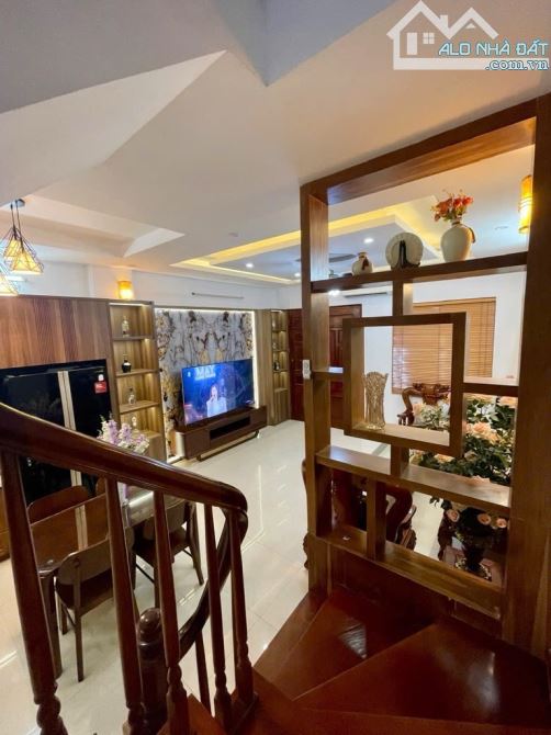 NHÀ ĐẸP -DÂN XÂY-CẦU GIẤY -THÔNG-NGUYỄN KHÁNH TOÀN- Ô TÔ TRÁNH-PHÁP LÝ CHUẨN-TẶNG NỘI THẤT - 2