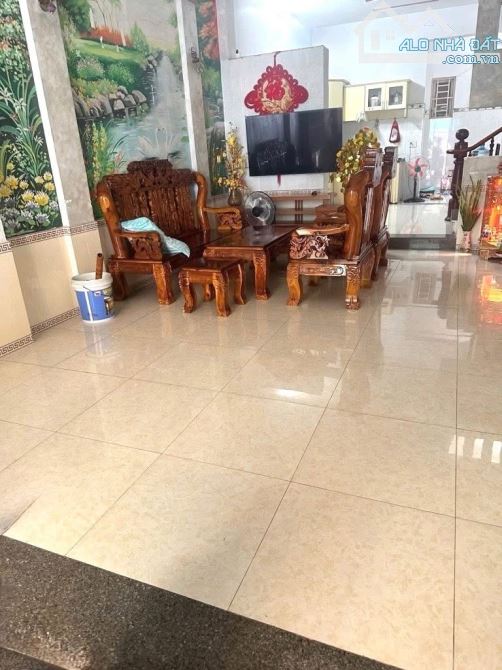 Nhà 3 Tầng 1/ ngắn đường NGUYỄN THỊ ĐẶNG, DT 63m2 (4 x 15), nở hậu, hẻm 8m. - 2