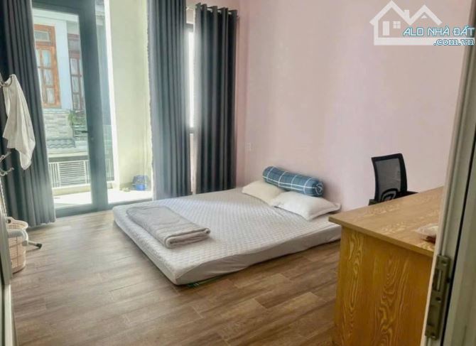 Bán Nhà Phố Phan Chu Trinh - Đà Lạt - Ô Tô 5m - Chỉ 5,3 Tỷ - 2