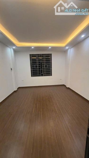 BÁN NHÀ VĨNH HƯNG, Ô TÔ ĐỖ CỔNG, TẶNG FULL NỘI THẤT,2 THOÁNG, 35M2 GIÁ CHỈ 6,7 TỶ - 2
