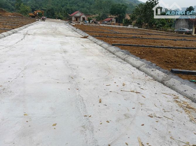 Bán 1100m2 đã tách làm 5 sổ bám đường mòn HCM, cạnh KCN lớn - 2