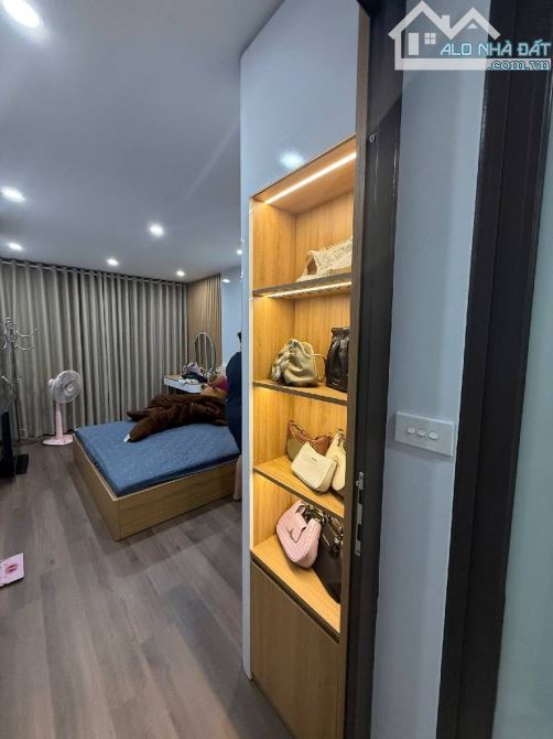 Thịnh Quang - Đống Đa . Ô tô tránh . Kinh doanh . 5 tầng thang máy - 2